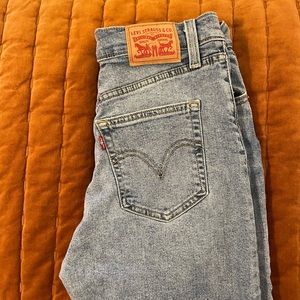 Levi’s Ribcage Straight Ankle Jeans Medium/Light wash